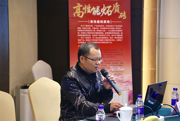 香蕉网在线观看陶瓷集团大规格瓷质薄板